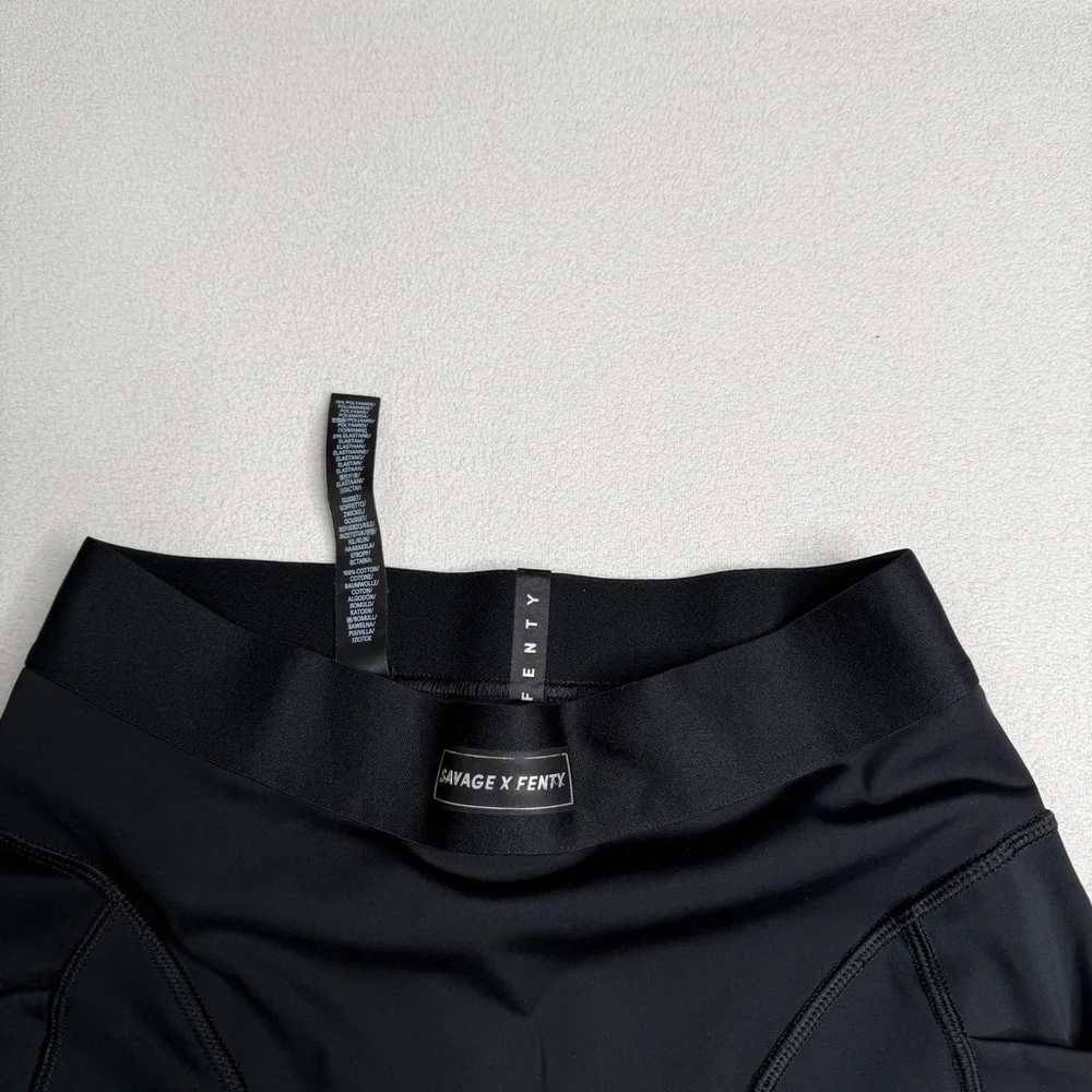 Savage X Fenty Lineup High-Waist Pocket Legging•Black - Picture 7 of 14